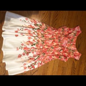 Gabby Skye sz 8P women’s floral zip back dress 👗